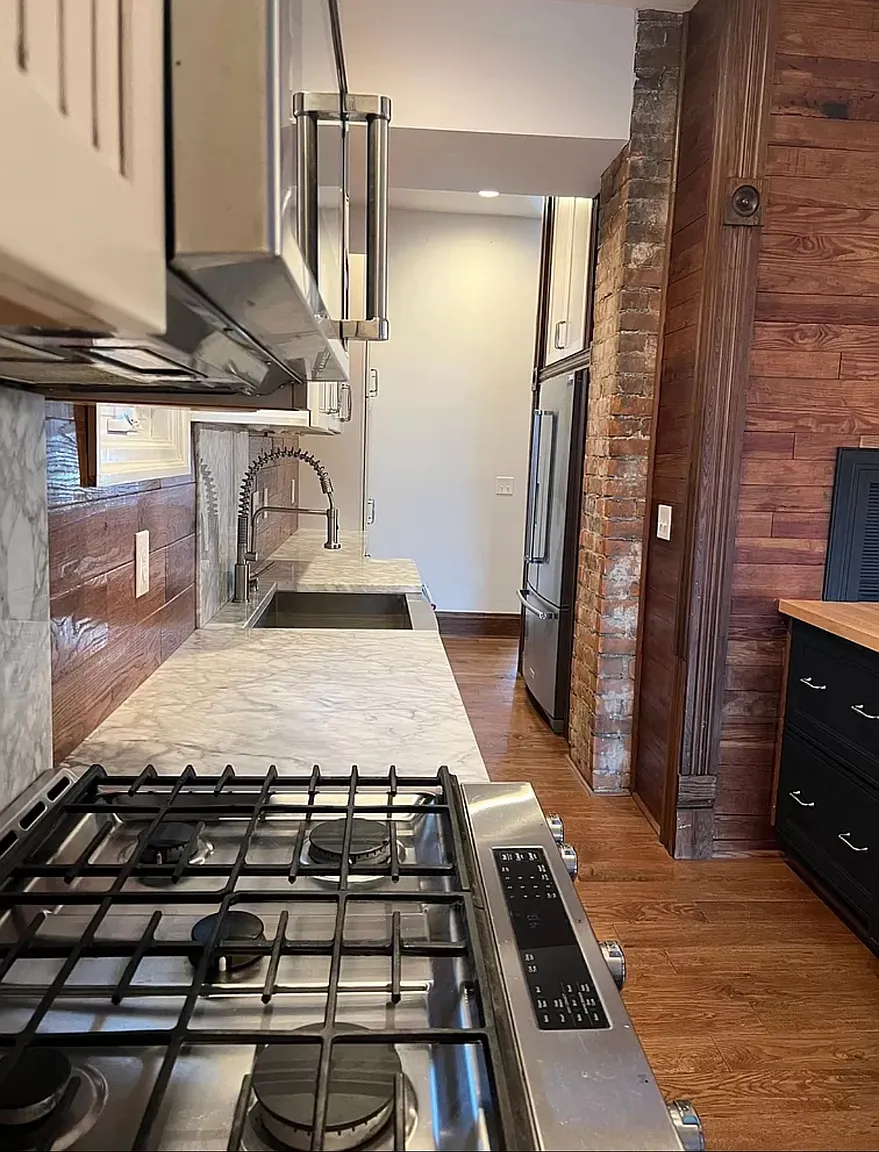 151 Ward Ave photo 1