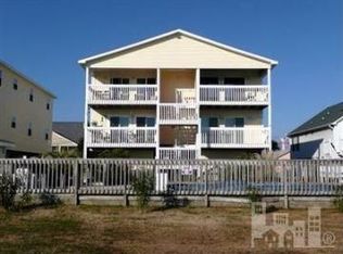 215 Atlanta Ave APT 3C, Carolina Beach, NC 28428