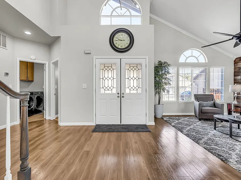2435 Pinehurst Ct — Photo 5