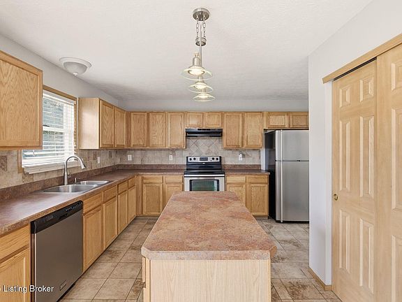 4th image of 9701 River Trail Dr