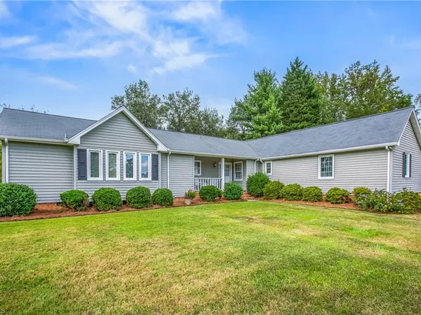 2103 Beeson Rd, Oak Ridge, NC 27310