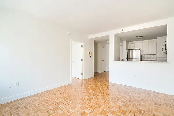 Rented by Lisa Management | media 14