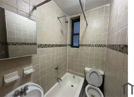 45 Newport St #2F — Photo 10