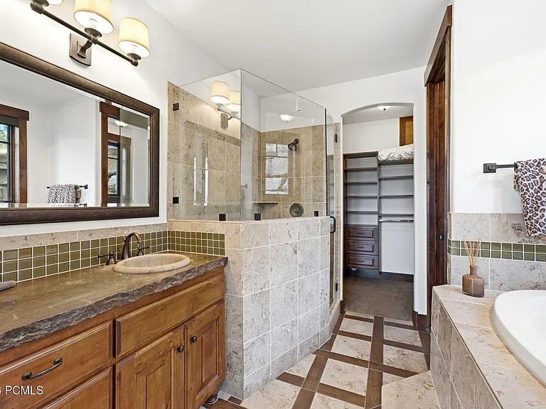 8235 N Sunrise Loop — Photo 45