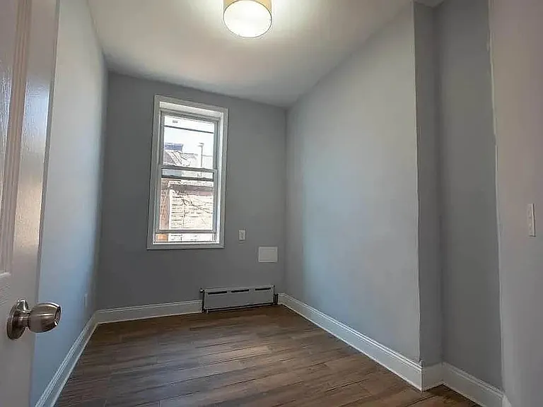 34 1/2 Saint Marks Pl #11 — Photo 7