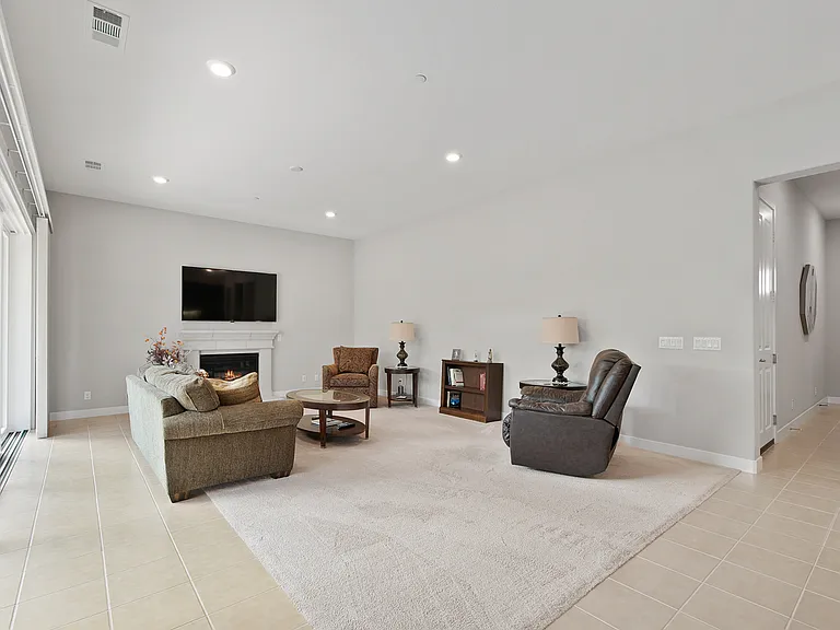 272 Cultivate — Photo 11