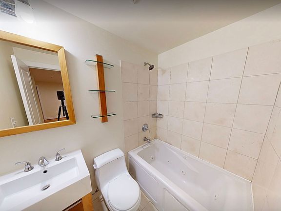 4th image of 1462 Harvard St NW #1