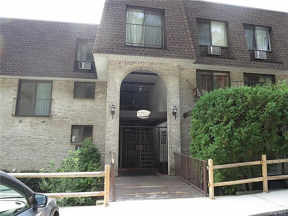 2nd image of 606 Kemeys Ave