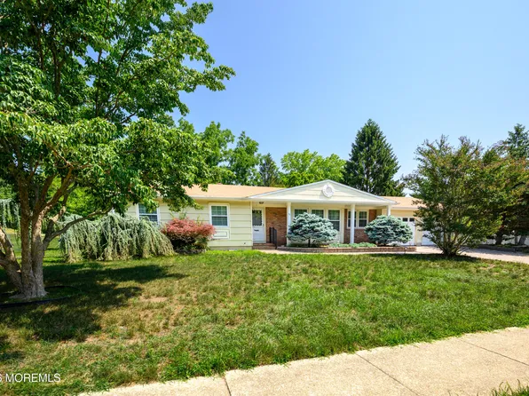 49 Newbury Road, Howell, NJ 07731