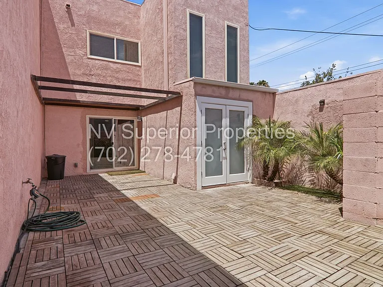 2274 E Desert Inn Rd — Photo 39