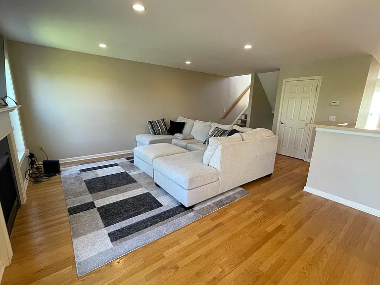 1703 Briar Woods Ln — Photo 7