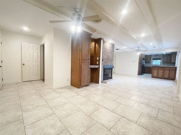 9655 Meadowcroft Dr — Photo 5