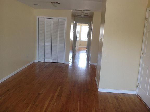 4th image of 177 Roosevelt Ave #2