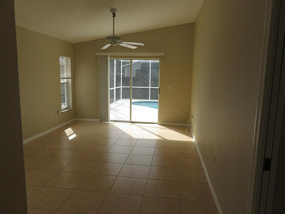 5th image of 4047 Westminster Dr