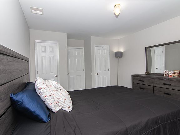 3rd image of 290 Halladay St #2
