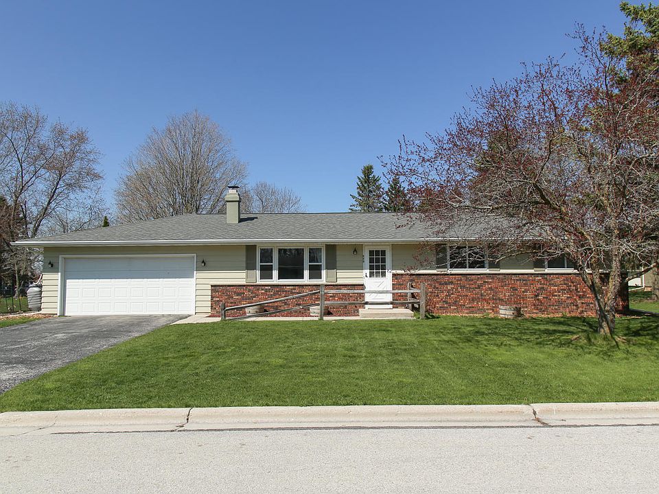 1st image of 229 Crestwood Dr