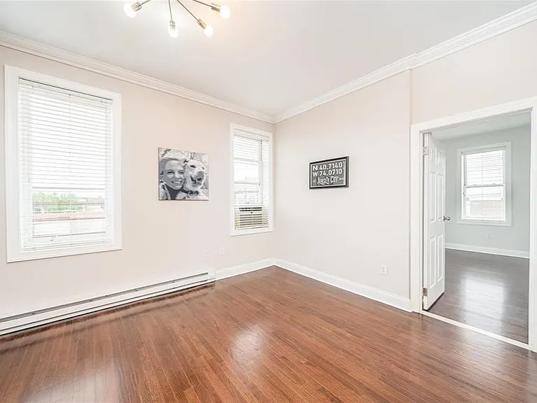 372 Communipaw Ave #4L — Photo 14