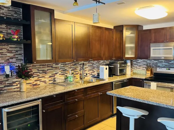 401 Ocean Dr APT 225, Miami Beach, FL 33139