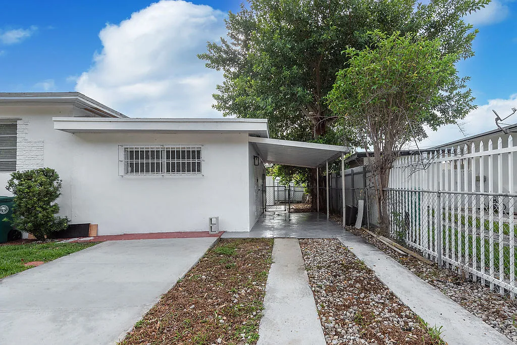 321 Northwest 21st Avenue Unit H - 1 — Photo 1
