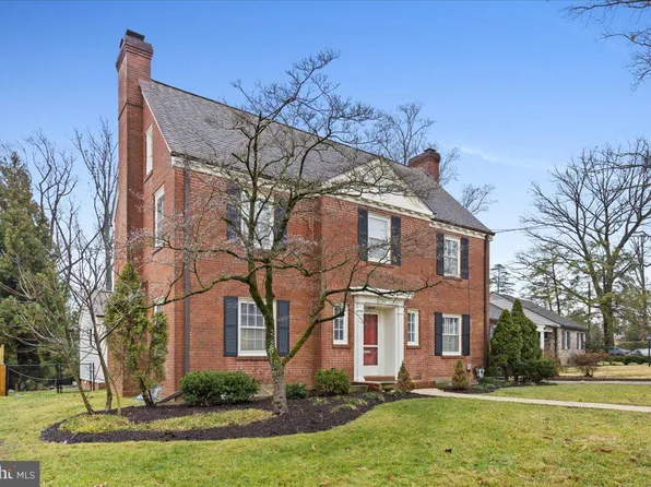 2700 Fort Scott Dr, Arlington, VA 22202