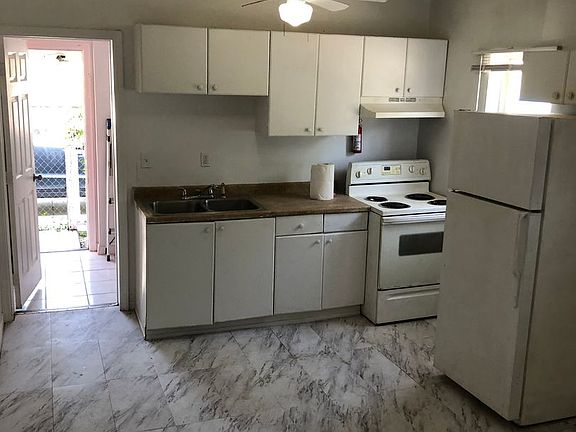4th image of 1951 24th St Unit C