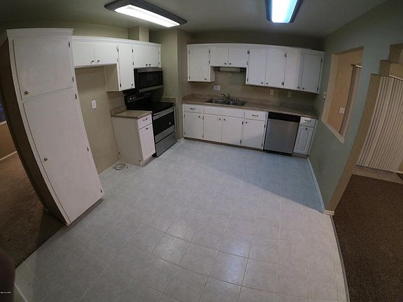 3rd image of 2120 Holly Ave