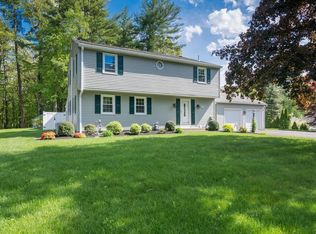 69 Parkedge Dr, Feeding Hills, MA 01030