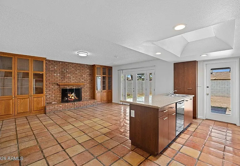 1664 E Del Rio Dr — Photo 15