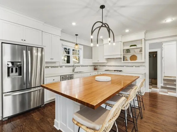 185 W Lake St, Excelsior, MN 55331