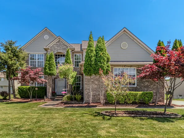 6343 Anna Dr, Belleville, MI 48111