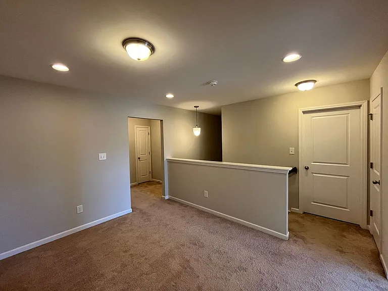 310 Princess Pl — Photo 10