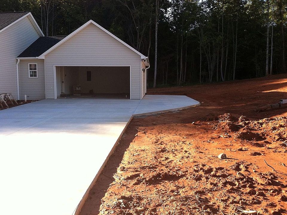 1st image of 205 Clarmont Dr