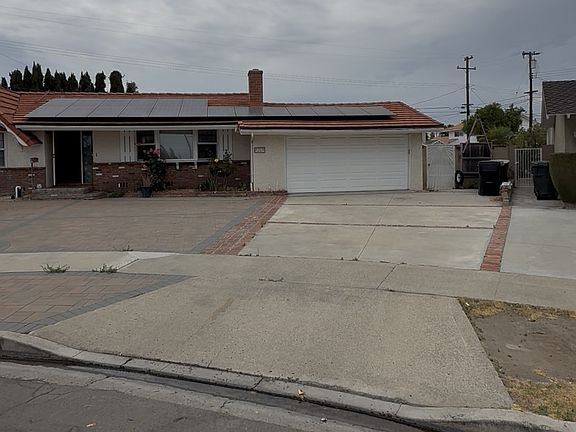 3rd image of 700 S Yana Dr