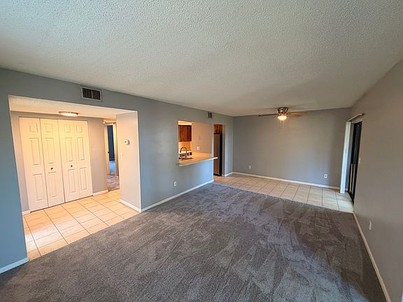 5th image of 7 Castania Ct