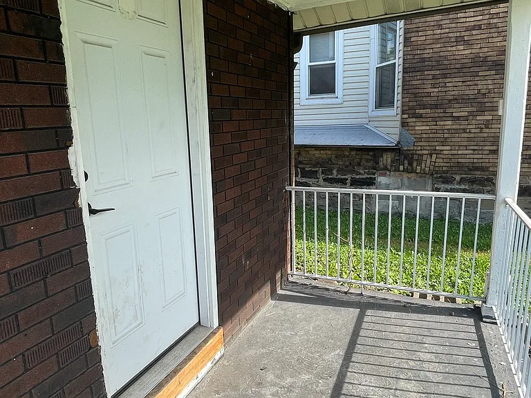 7526 Dickson St — Photo 36