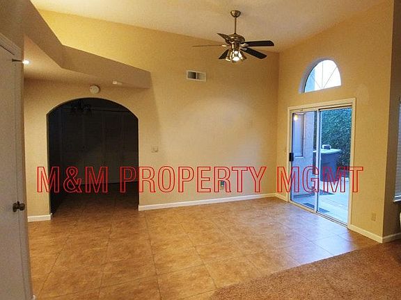 8120 Westray Dining Room w/Patio