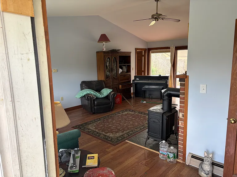 386 Day Rd — Photo 3
