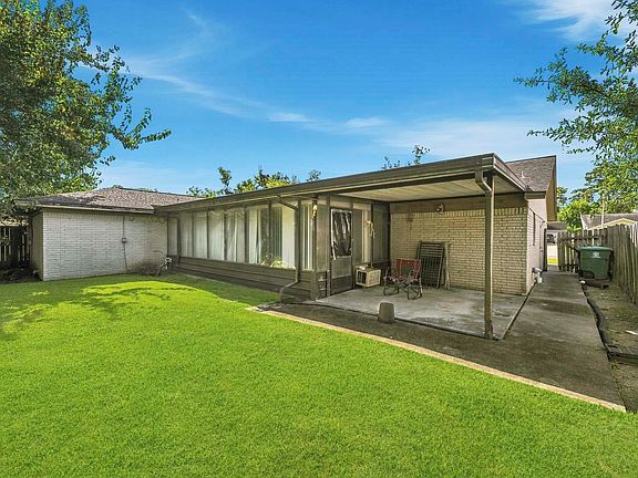 4th image of 1114 Curtin St
