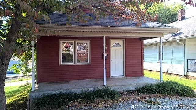 1st image of 209 E Cherry St