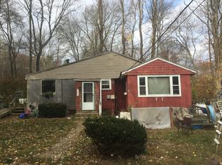 215 Hallville Rd, Exeter, RI 02822