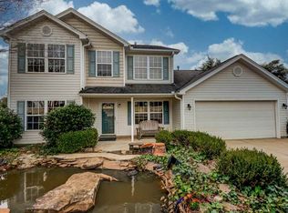 100 Glastonbury Dr, Greer, SC 29651
