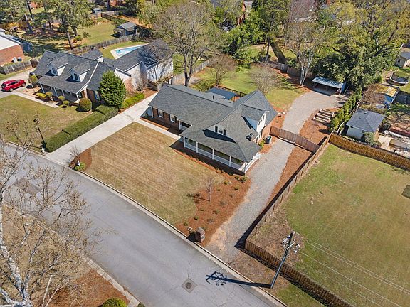 4th image of 444 Parliament Road