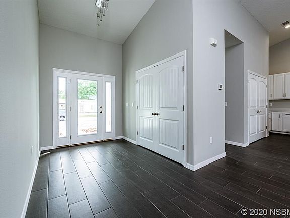 3rd image of 2300 Sabal Palm Dr