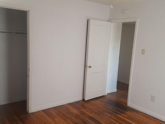 3rd image of 2729 Hilltop Dr