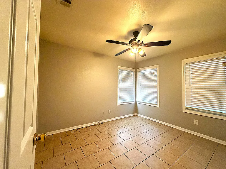 515 Blake St — Photo 17