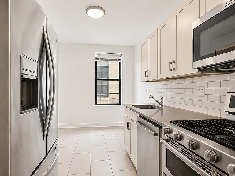 213 Bennett Ave #4C — Photo 9