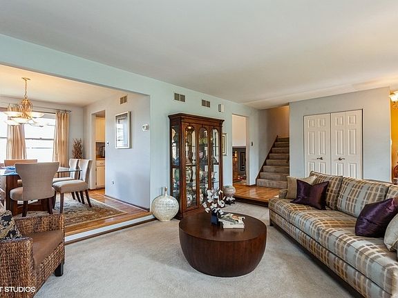 5th image of 13049 Meadowview Ln