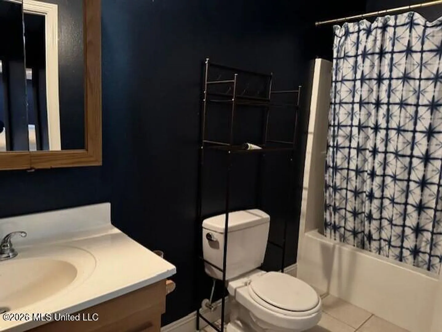 Large Updated Home — Photo 4