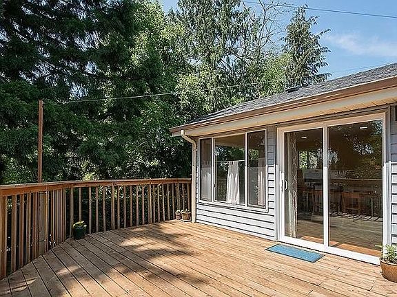 4th image of 15711 5th Ave NE