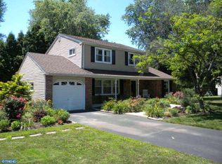 4 Lawrence Rd, Audubon, PA 19403